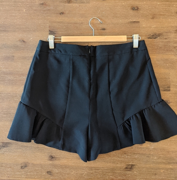 Miss Selfridge Frill Hem Shorts - Picture 4 of 4